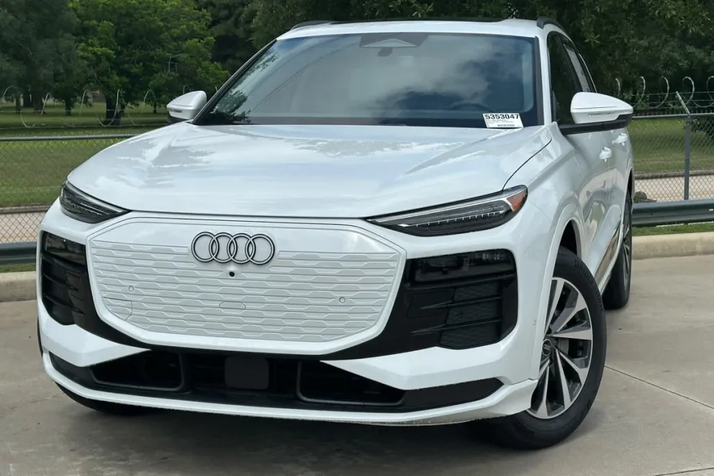 2025 Audi Q6 E-tron Premium Plus photo 1