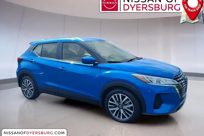 2022 Nissan Kicks SV photo 1