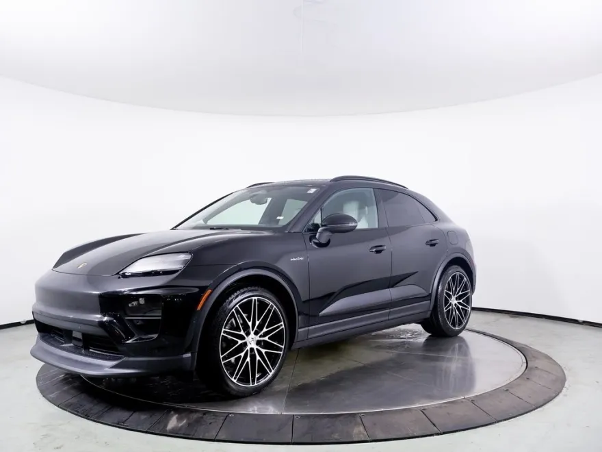 2025 Porsche Macan Electric photo 1