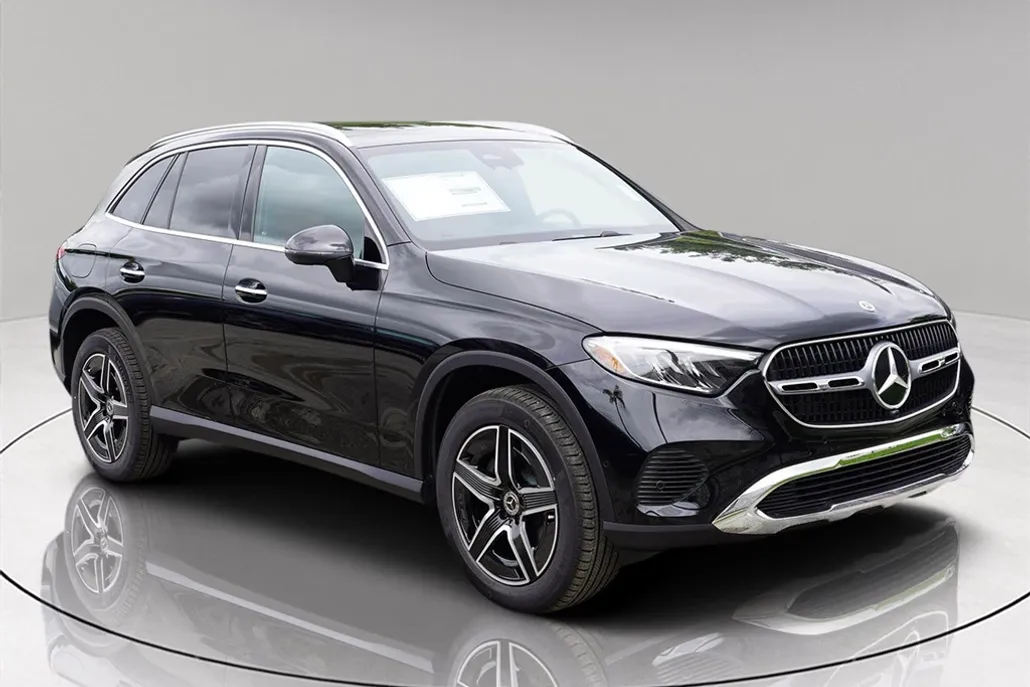 2026 Mercedes Benz GLC 300 photo 1