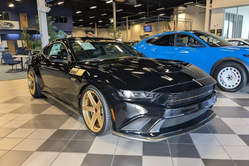 2024 Ford Mustang GT photo 1