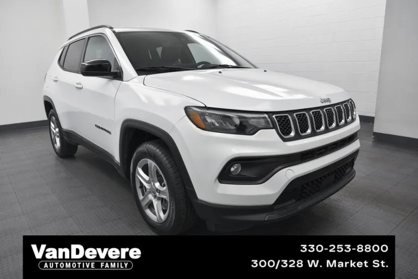 2023 Jeep Compass Latitude photo 1