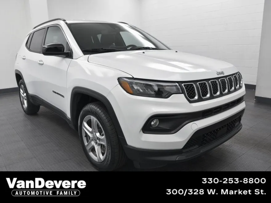 2023 Jeep Compass Latitude photo 1