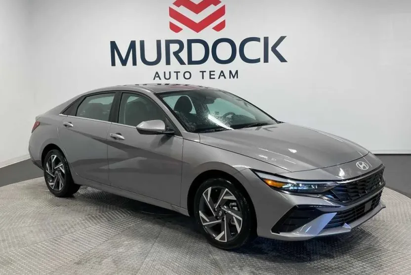 2024 Hyundai Elantra SEL Convenience photo 1