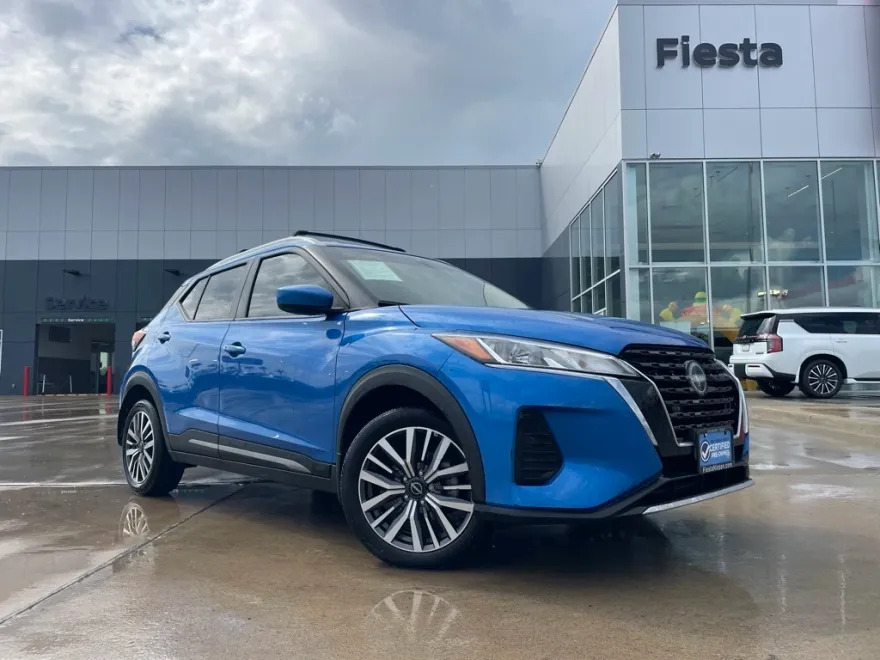 2023 Nissan Kicks SV photo 1