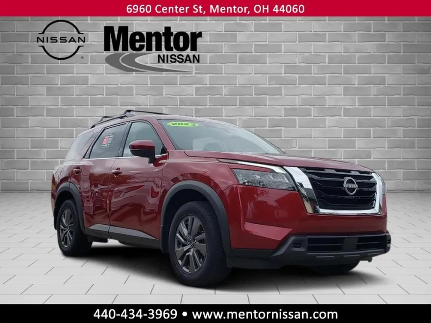 2023 Nissan Pathfinder SV photo 1