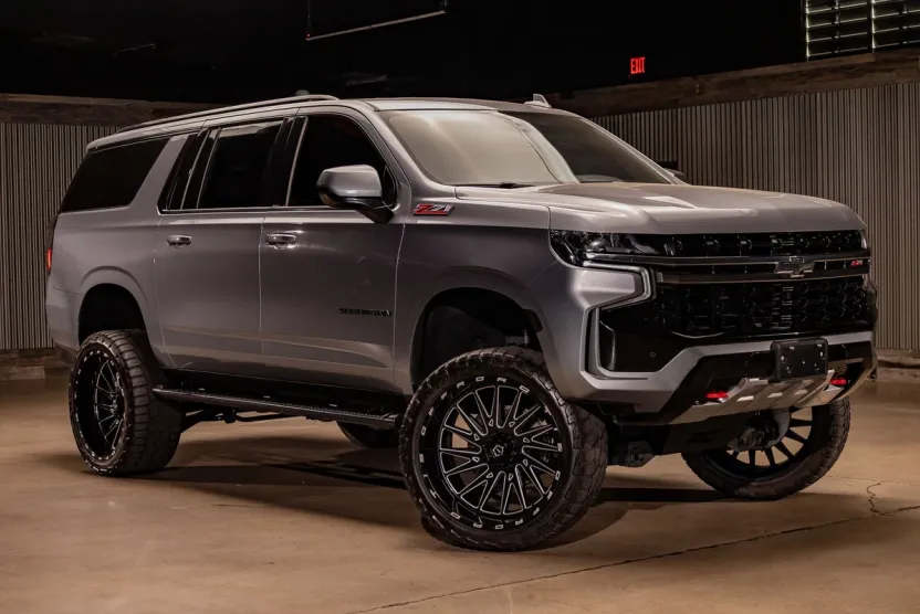 2022 Chevrolet Suburban Z71 photo 1
