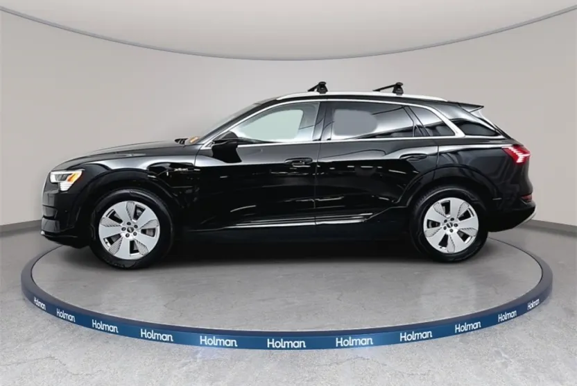 2019 Audi e-tron Prestige photo 1