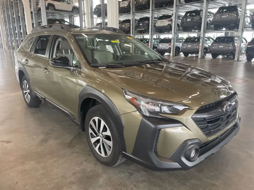 2023 Subaru Outback Premium photo 1
