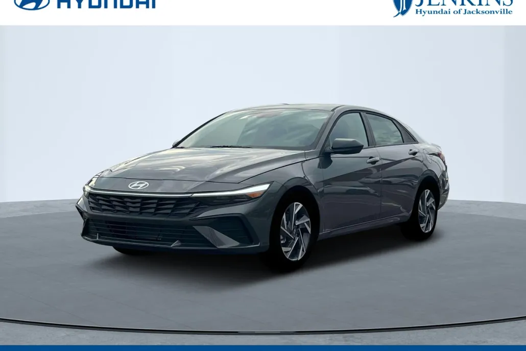 2025 Hyundai Elantra SEL Sport photo 1