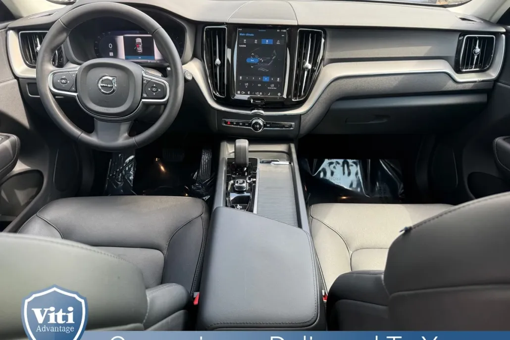 2024 Volvo XC60 B5 Core photo 1