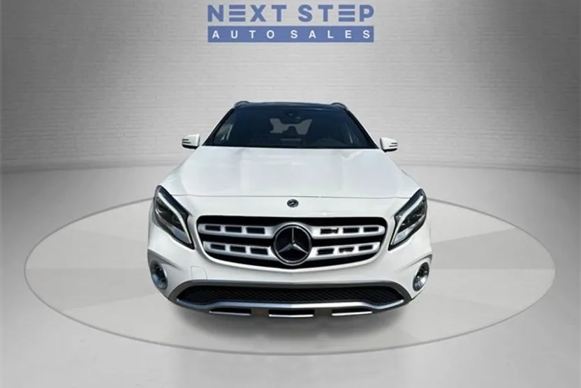 2020 Mercedes Benz GLA 250 photo 1