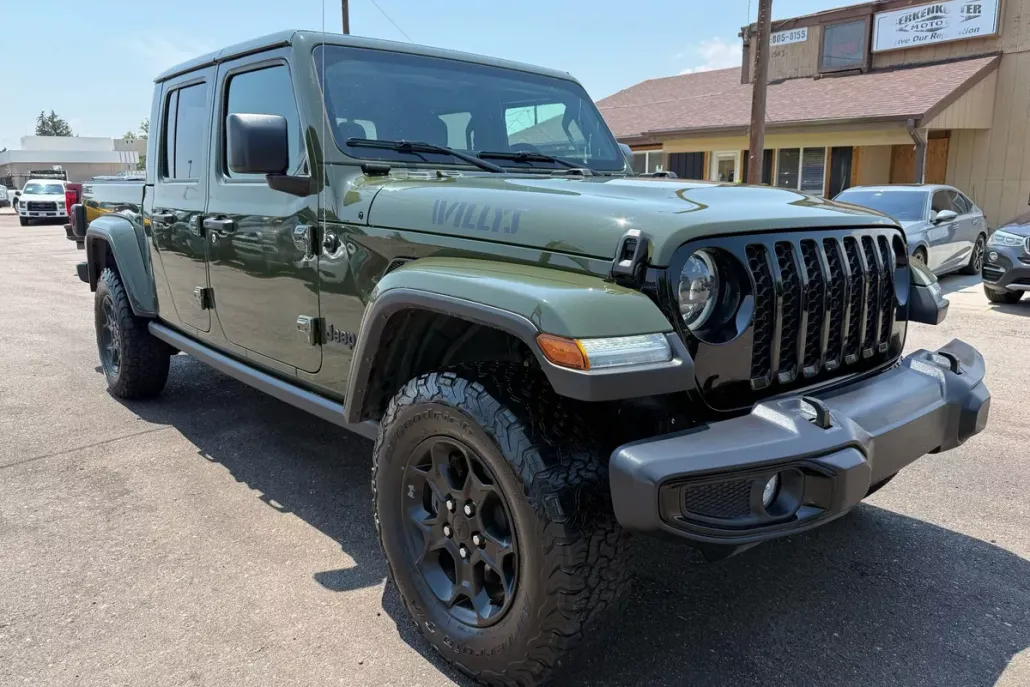 2023 Jeep Gladiator Willys Sport photo 1