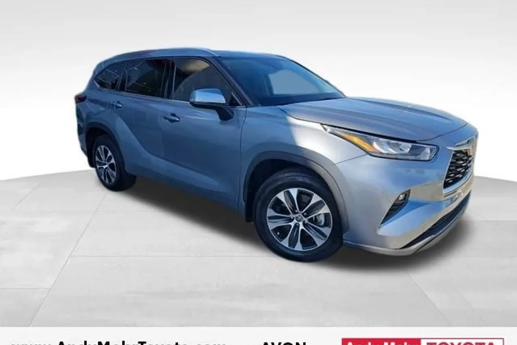 2020 Toyota Highlander XLE photo 1