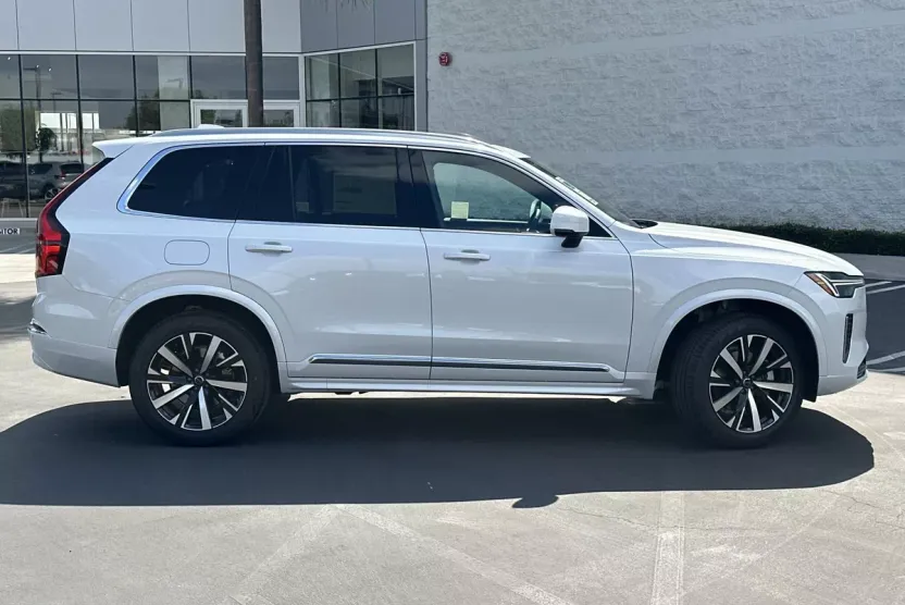 2026 Volvo XC90 B5 AWD Core photo 1