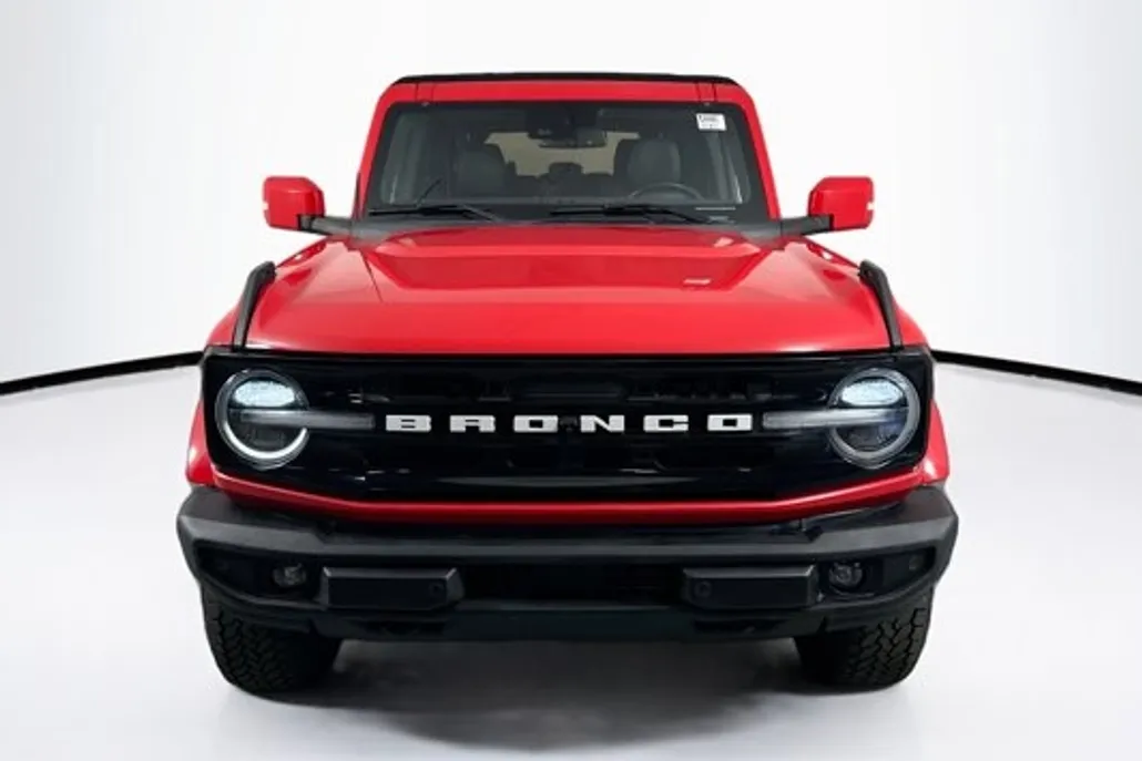 2021 Ford Bronco Outer Banks photo 1