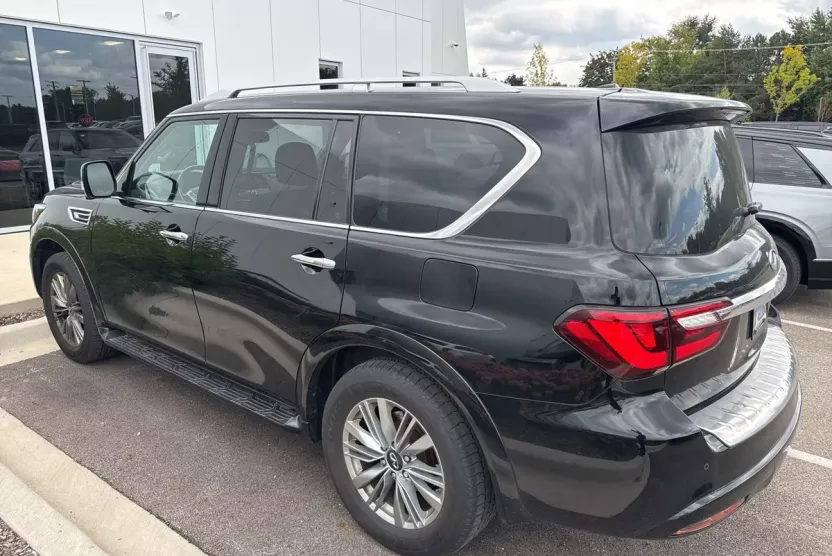 2018 Infiniti QX80 Base photo 1