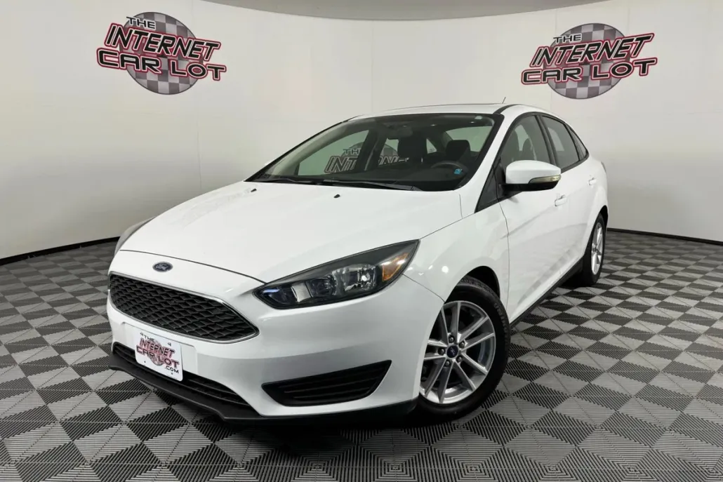 2015 Ford Focus Sedan photo 1