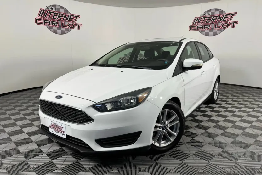 2015 Ford Focus Sedan photo 1