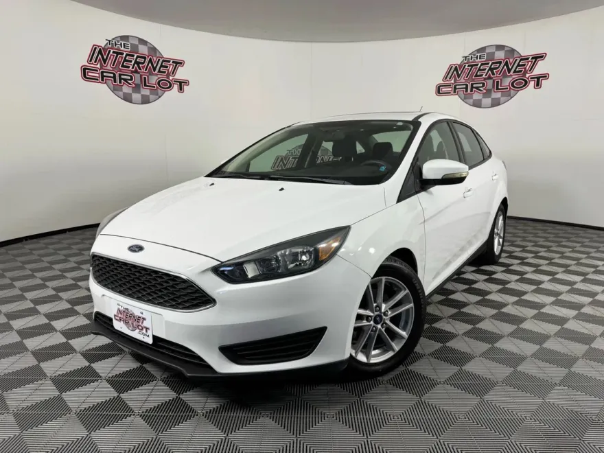 2015 Ford Focus Sedan photo 1