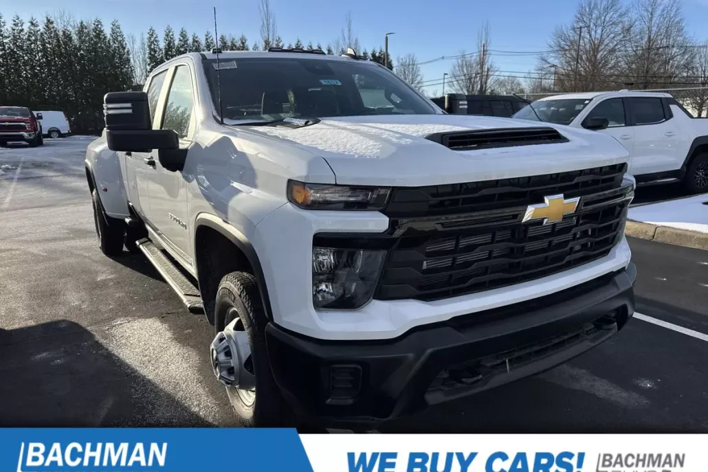 2024 Chevrolet Silverado 3500HD photo 1