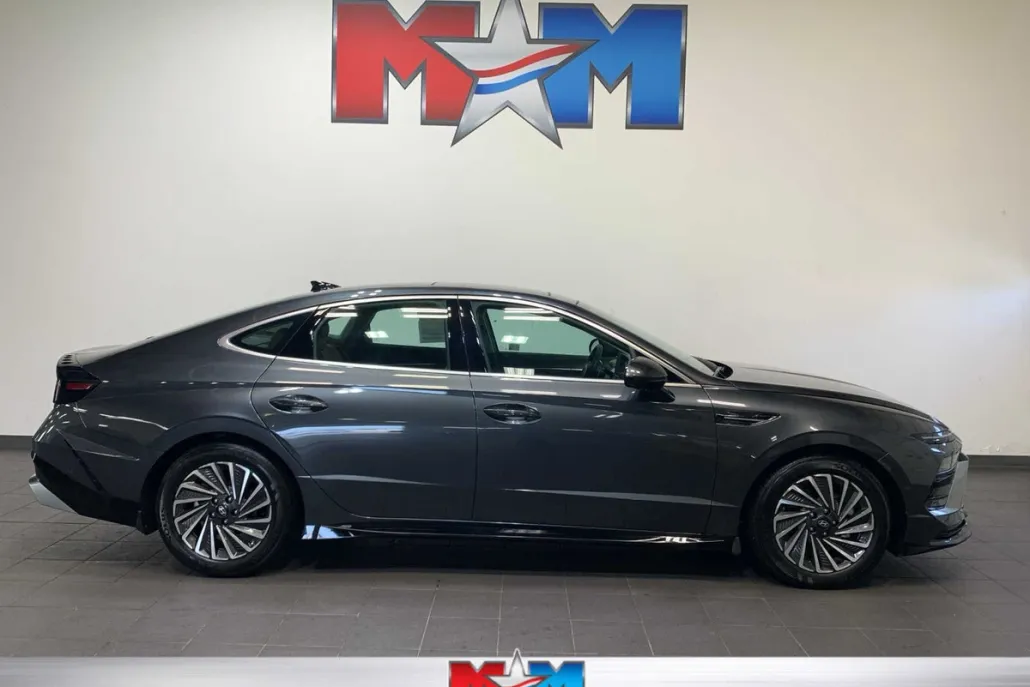 2024 Hyundai Sonata Hybrid Limited photo 1