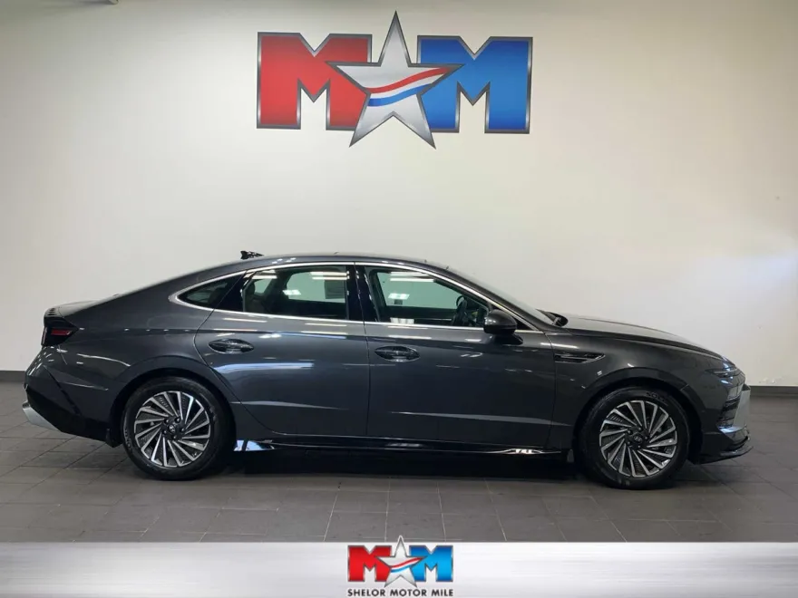 2024 Hyundai Sonata Hybrid Limited photo 1