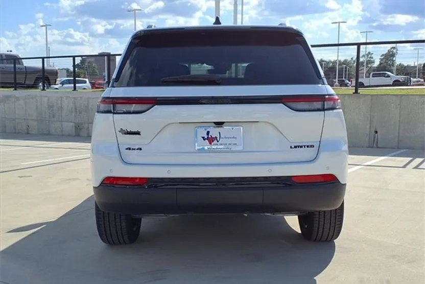 2025 Jeep Grand Cherokee Limited photo 1