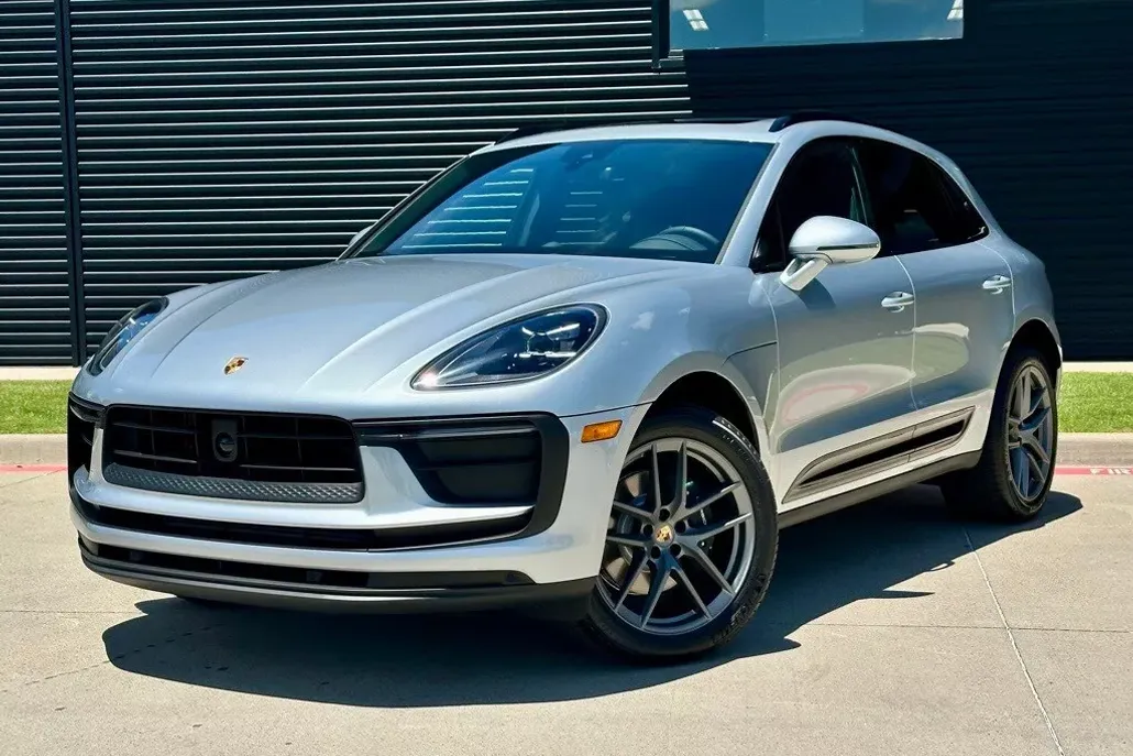 2025 Porsche Macan S photo 1