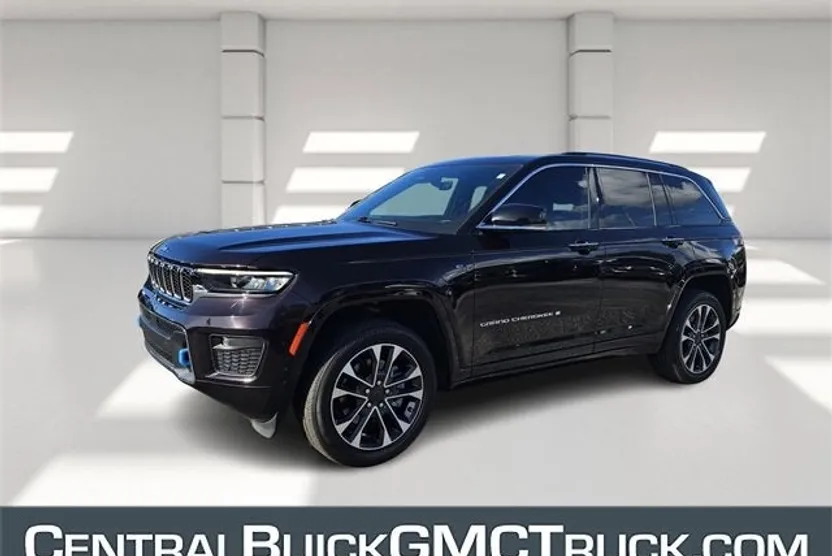 2022 Jeep Cherokee Overland 4xe photo 1