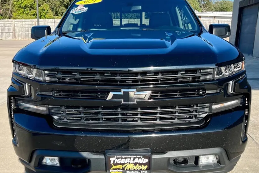 2021 Chevrolet Silverado 1500 RST photo 1