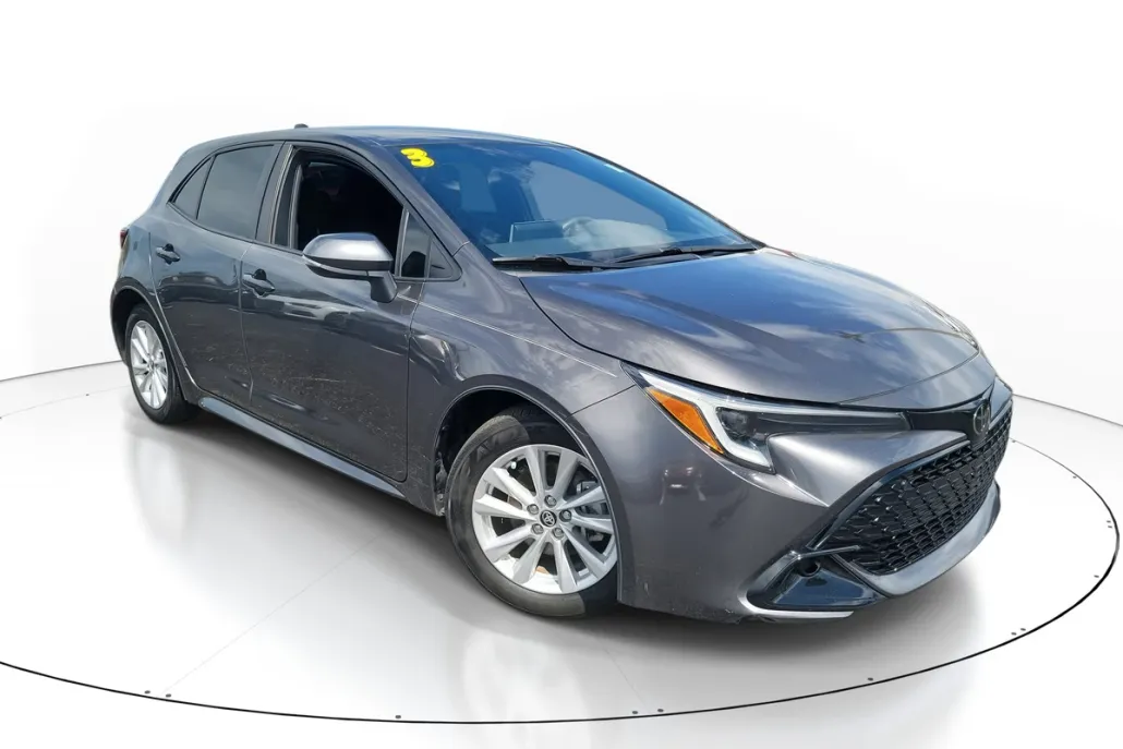 2023 Toyota Corolla SE photo 1