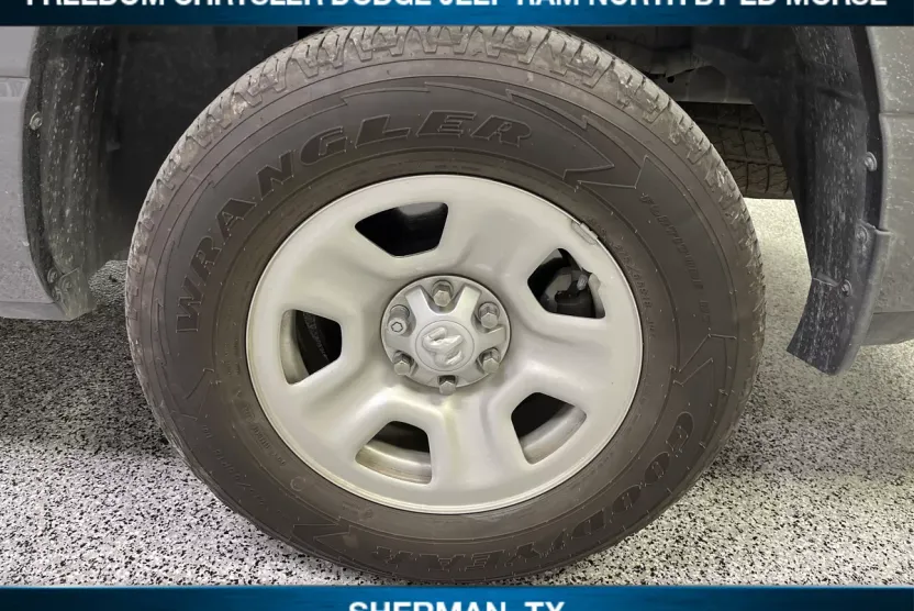 2024 Ram 1500 Tradesman photo 1