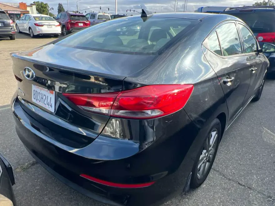 2018 Hyundai Elantra Value Edition photo 1
