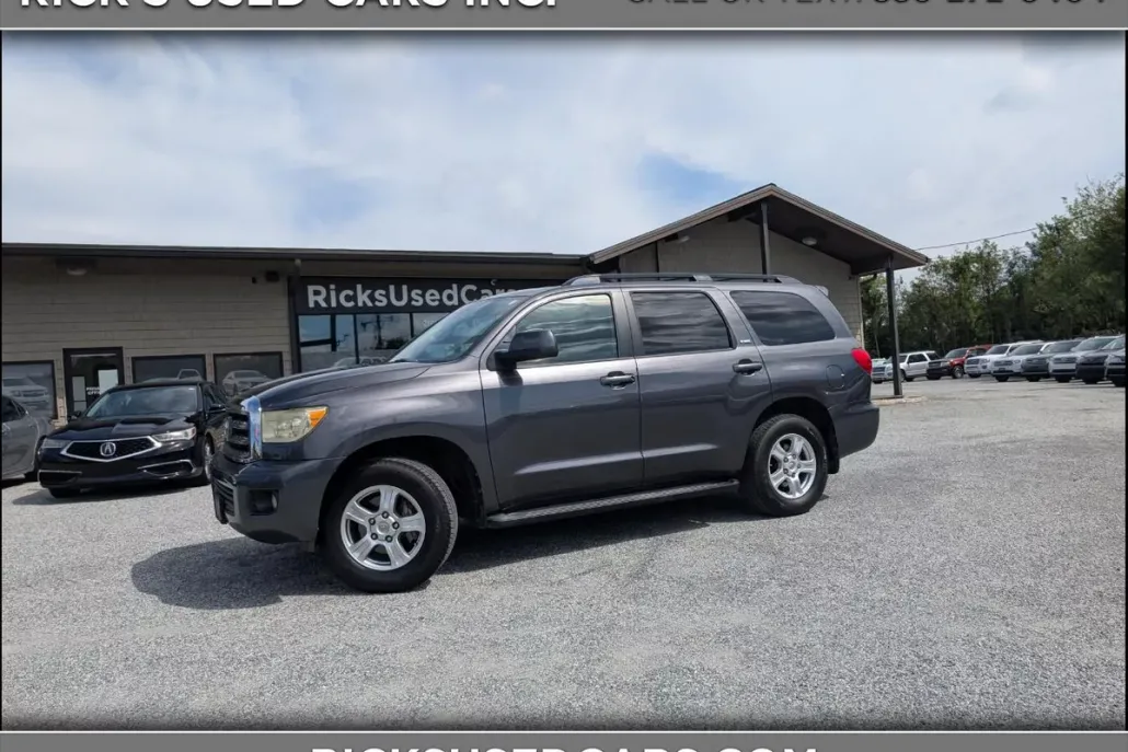 2015 Toyota Sequoia SR5 photo 1
