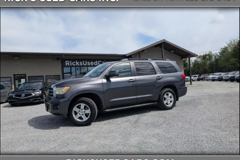 2015 Toyota Sequoia SR5 photo 1