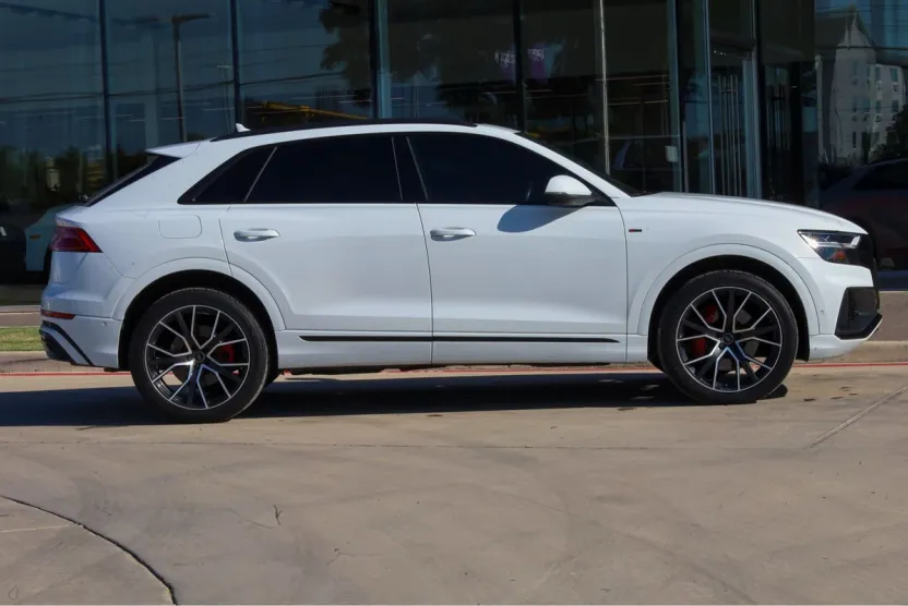 2019 Audi Q8 line Premium Plus photo 1
