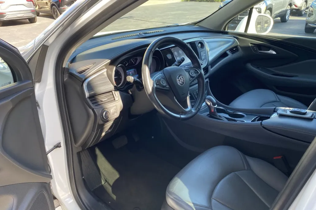 2020 Buick Envision Essence photo 1
