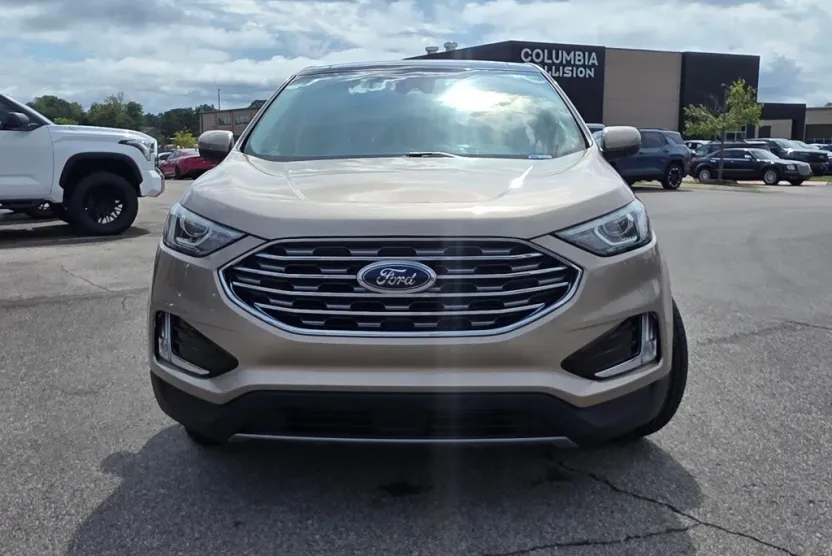 2021 Ford Edge SEL photo 1