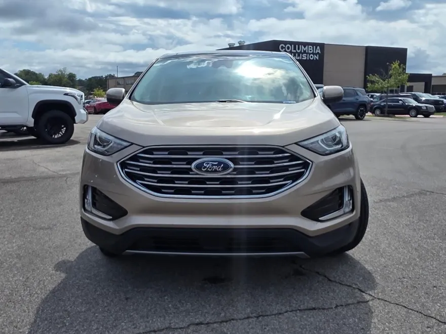 2021 Ford Edge SEL photo 1