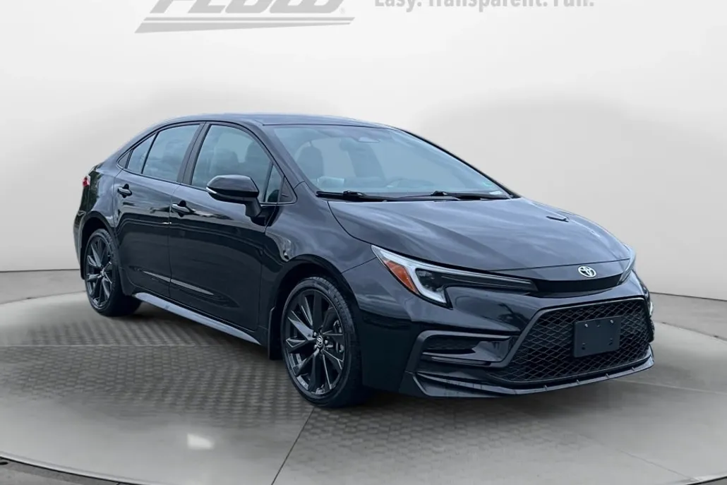 2023 Toyota Corolla SE photo 1
