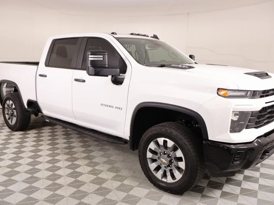 2024 Chevrolet Silverado 2500HD Custom photo 1