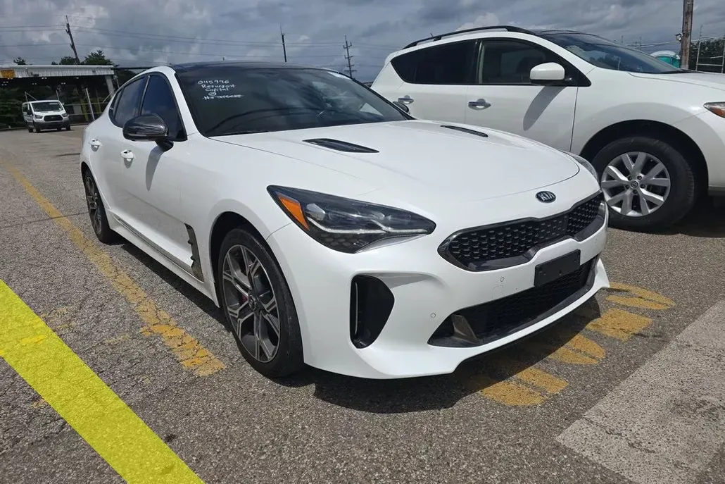2019 Kia Stinger GT2 photo 1