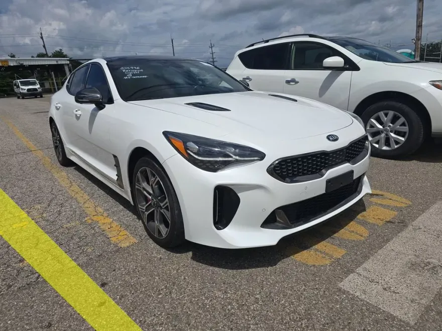 2019 Kia Stinger GT2 photo 1