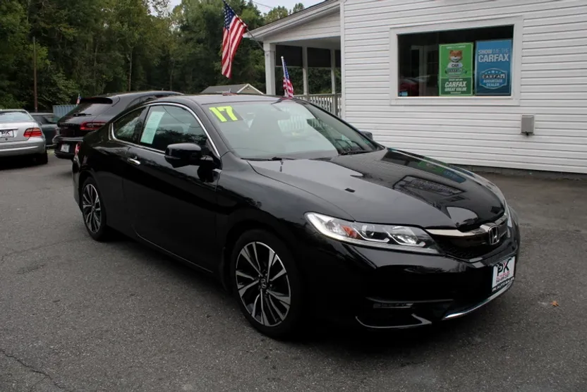2017 Honda Accord EX-L V6 photo 1