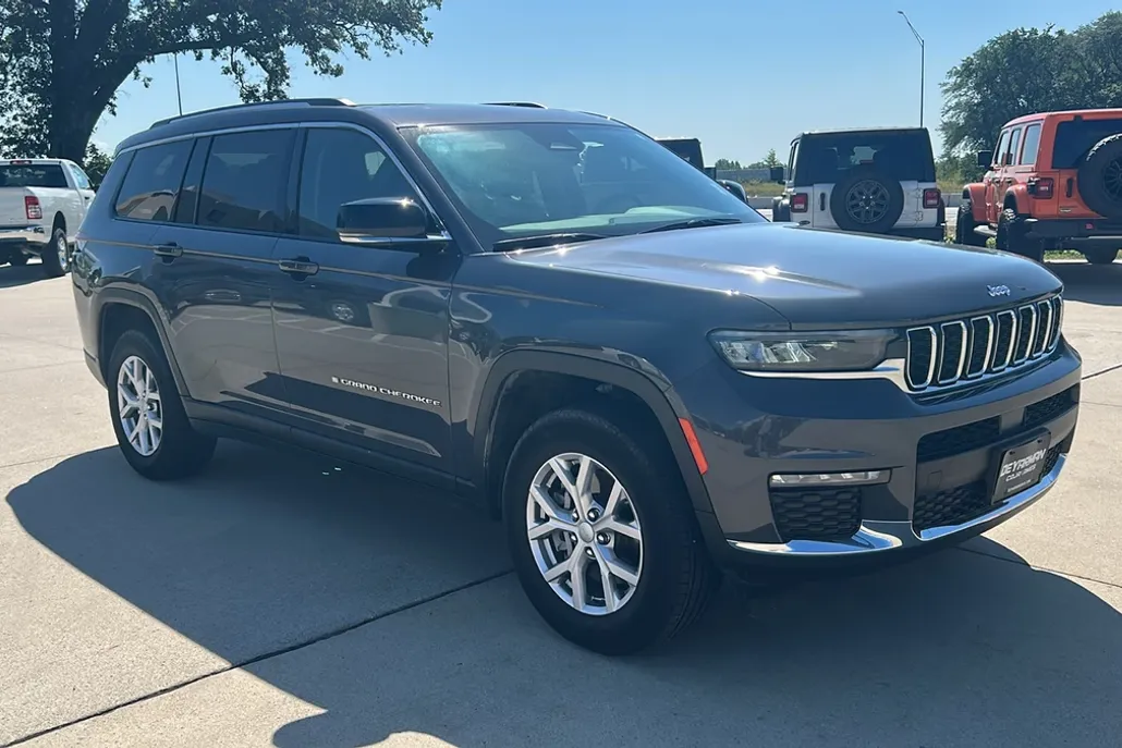 2022 Jeep Grand Cherokee Limited photo 1