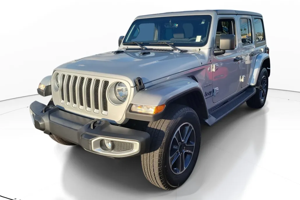 2023 Jeep Wrangler Sahara photo 1