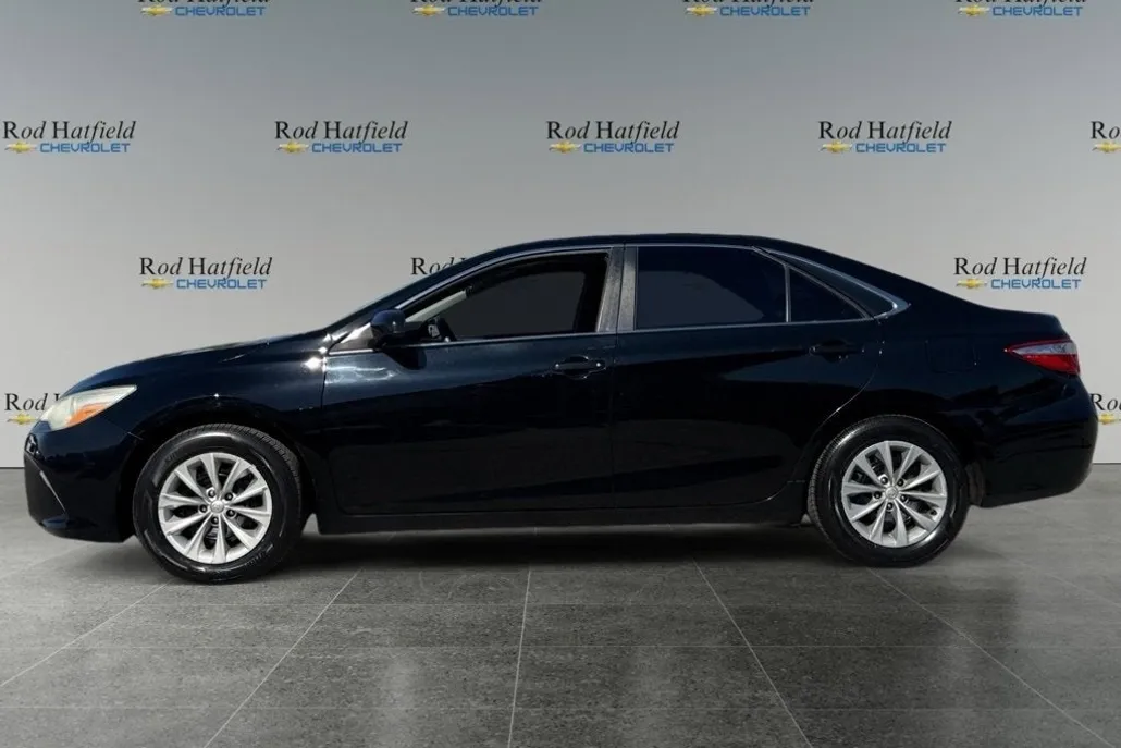 2015 Toyota Camry XLE photo 1
