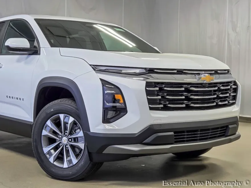 2026 Chevrolet Equinox LT photo 1