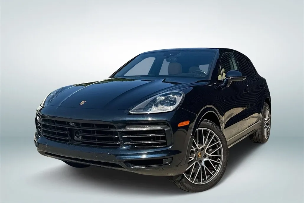 2021 Porsche Cayenne S photo 1